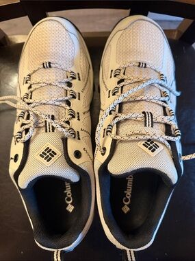 Columbia TechLite Men’s Beige and Black Lace-Up Hiking Sneakers